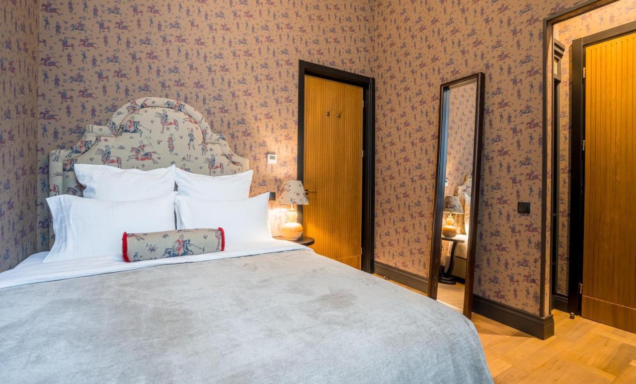Communal Hotel Kutaisi Ngoại thất bức ảnh