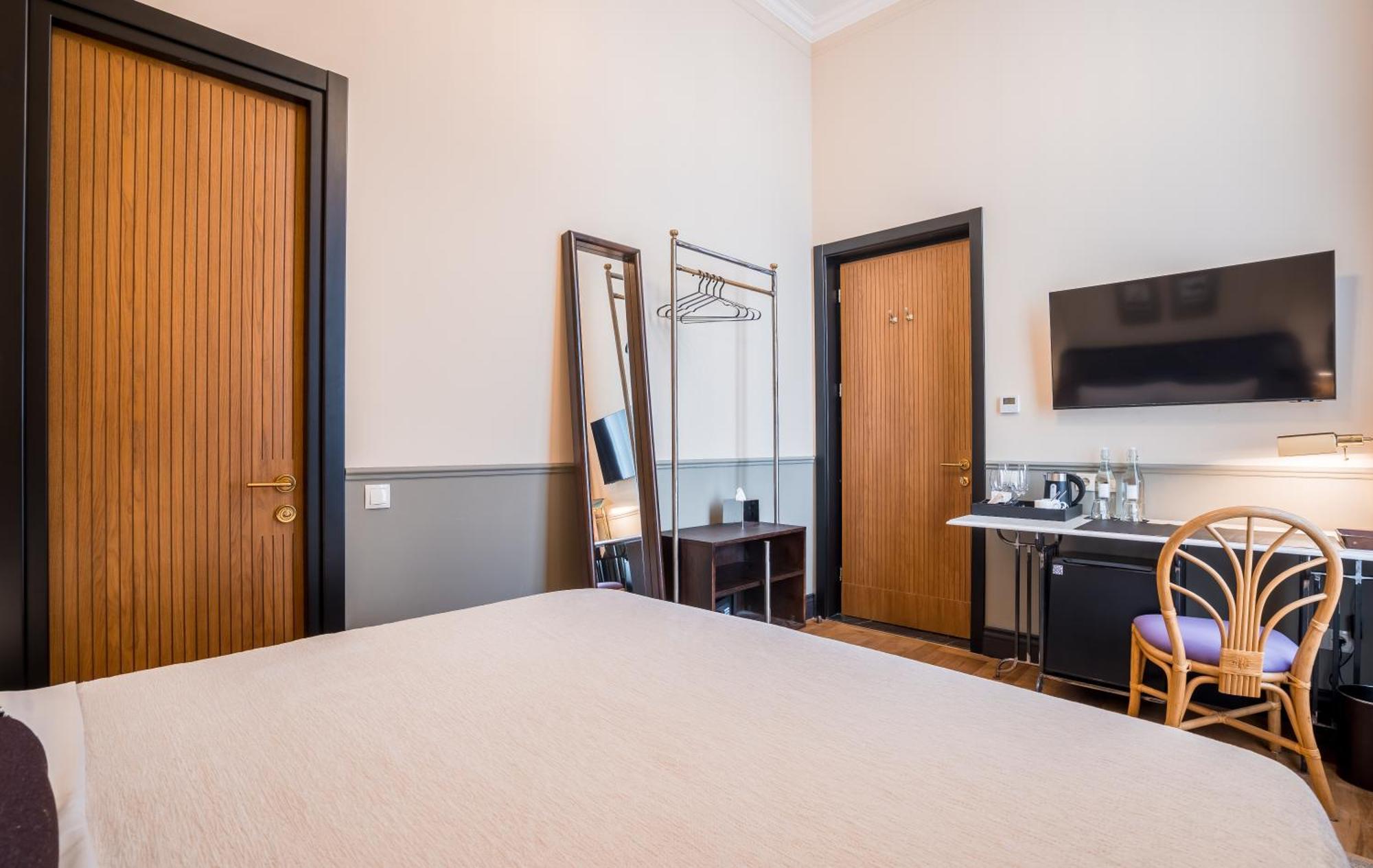 Communal Hotel Kutaisi Ngoại thất bức ảnh