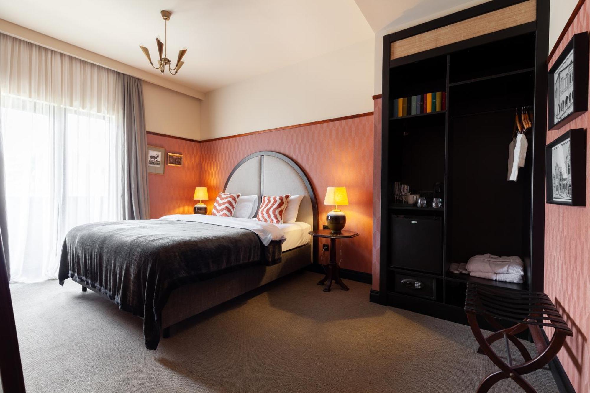 Communal Hotel Kutaisi Ngoại thất bức ảnh
