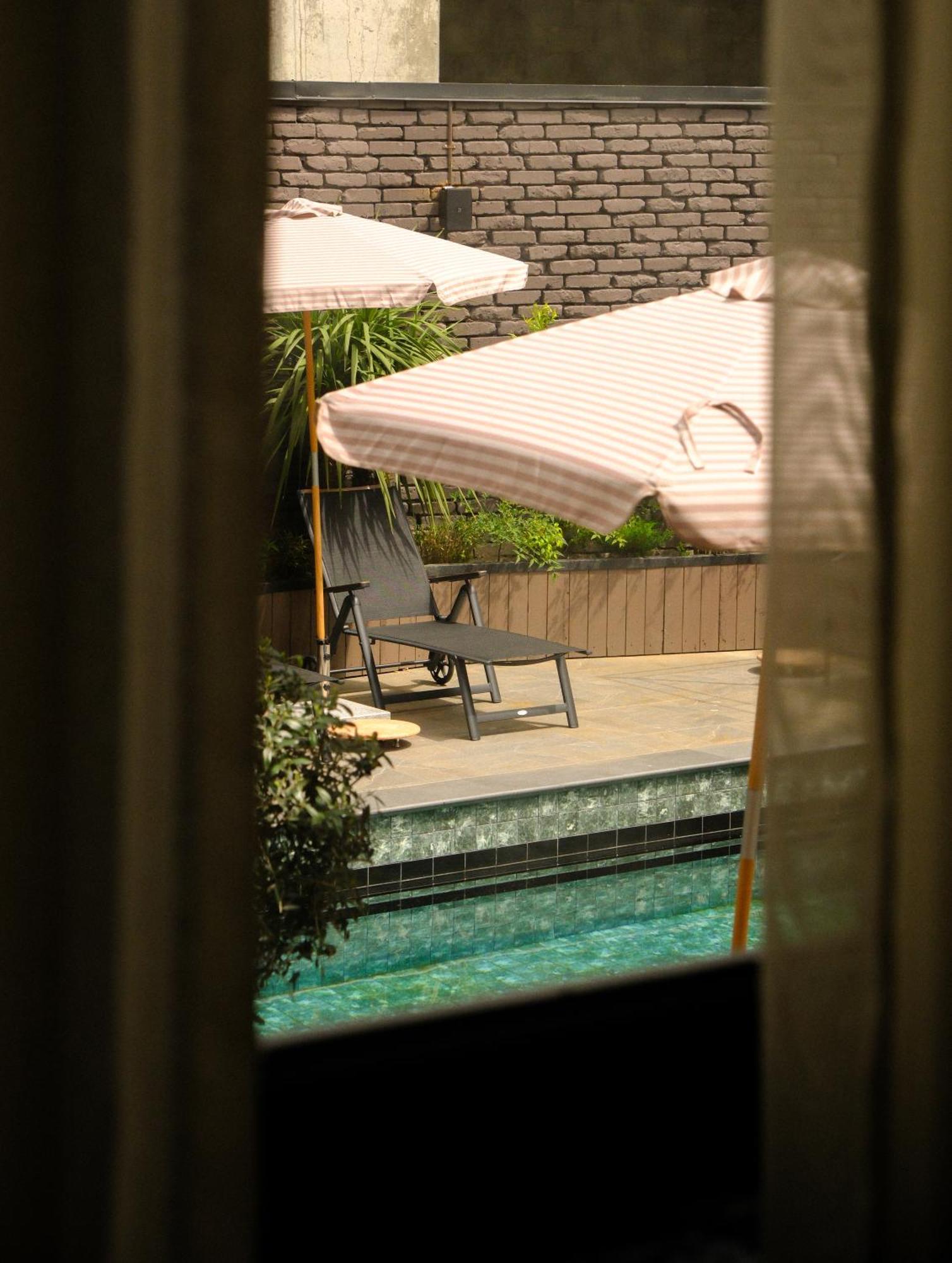 Communal Hotel Kutaisi Ngoại thất bức ảnh