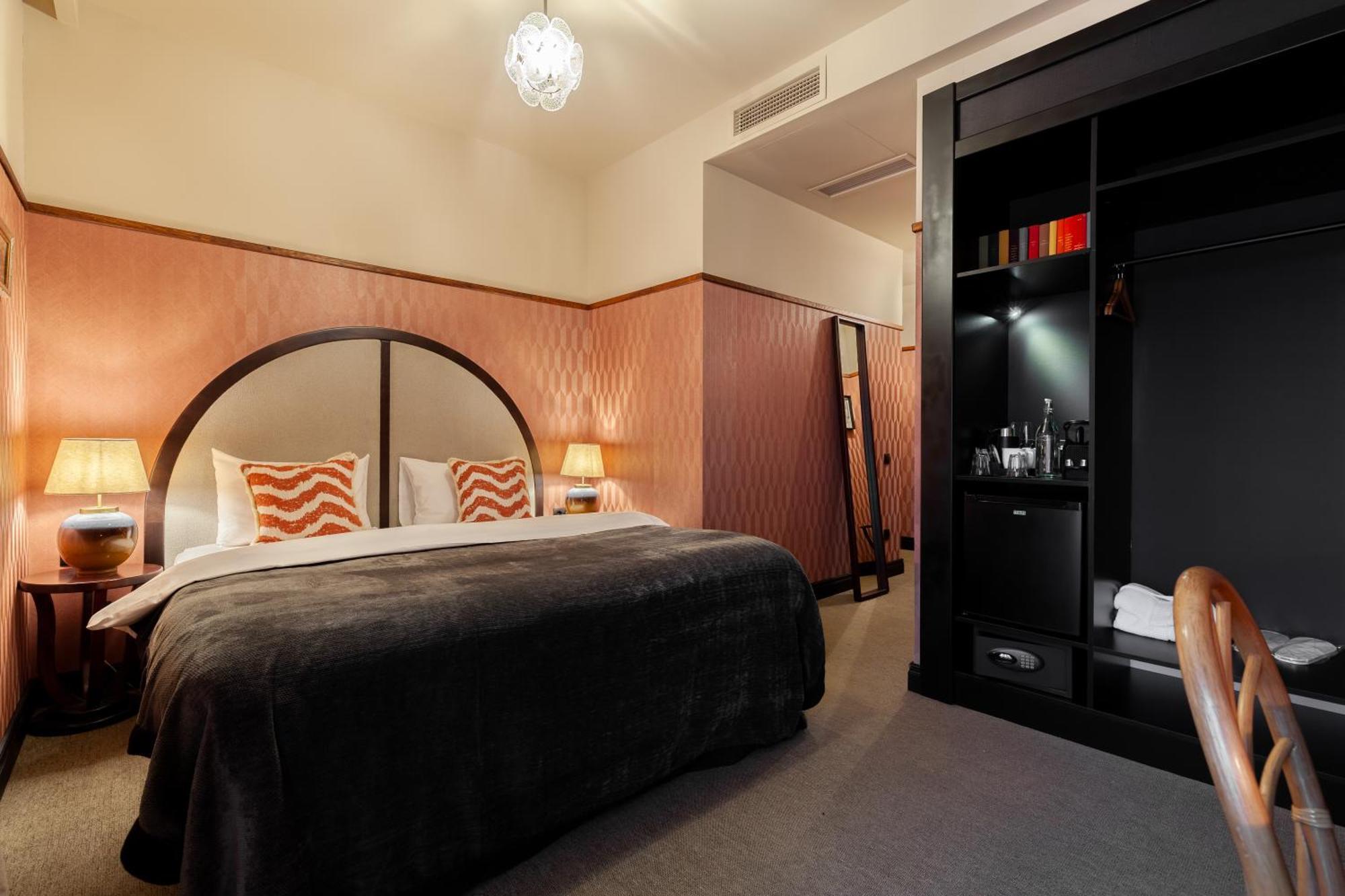 Communal Hotel Kutaisi Ngoại thất bức ảnh