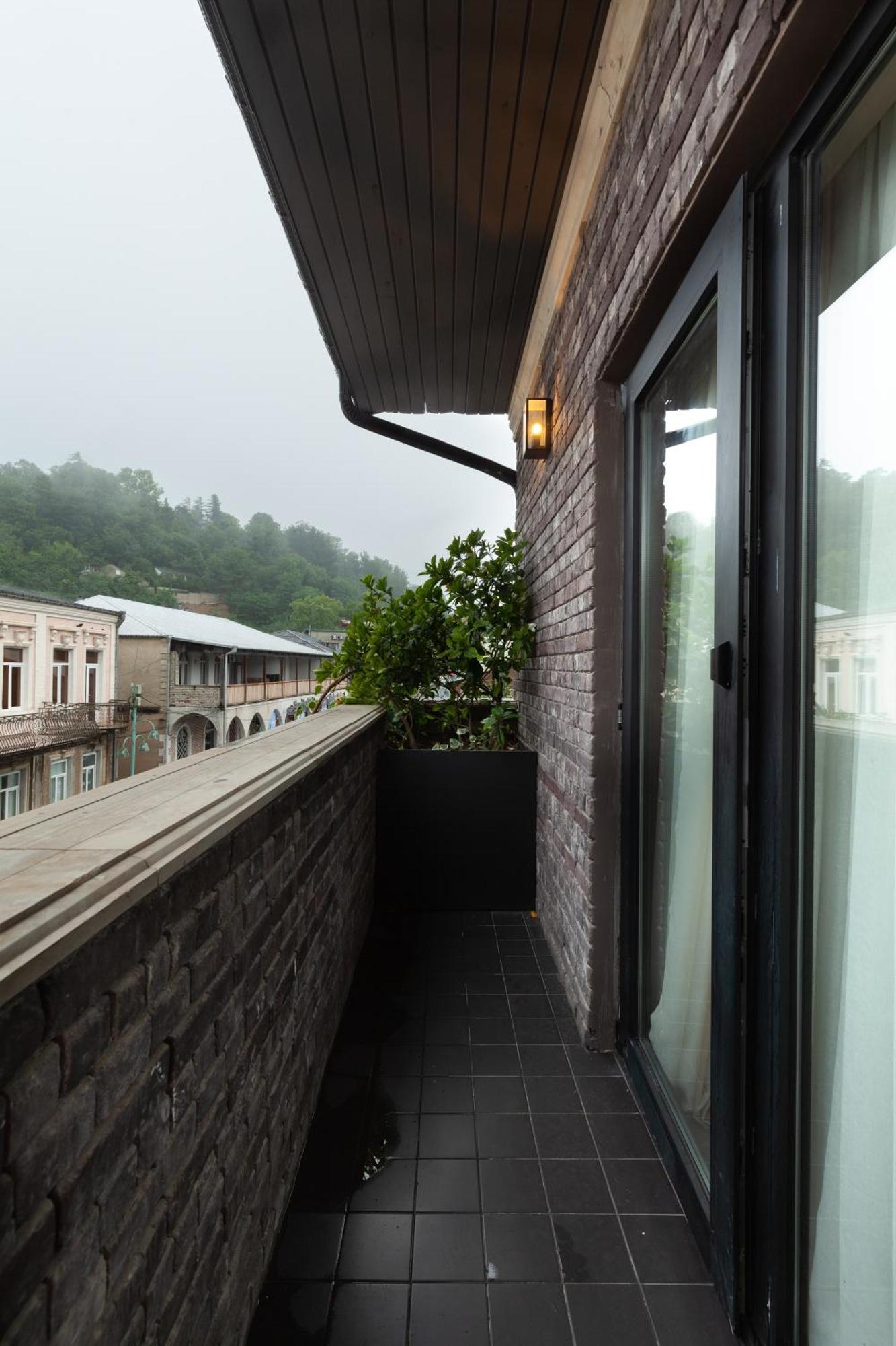 Communal Hotel Kutaisi Ngoại thất bức ảnh