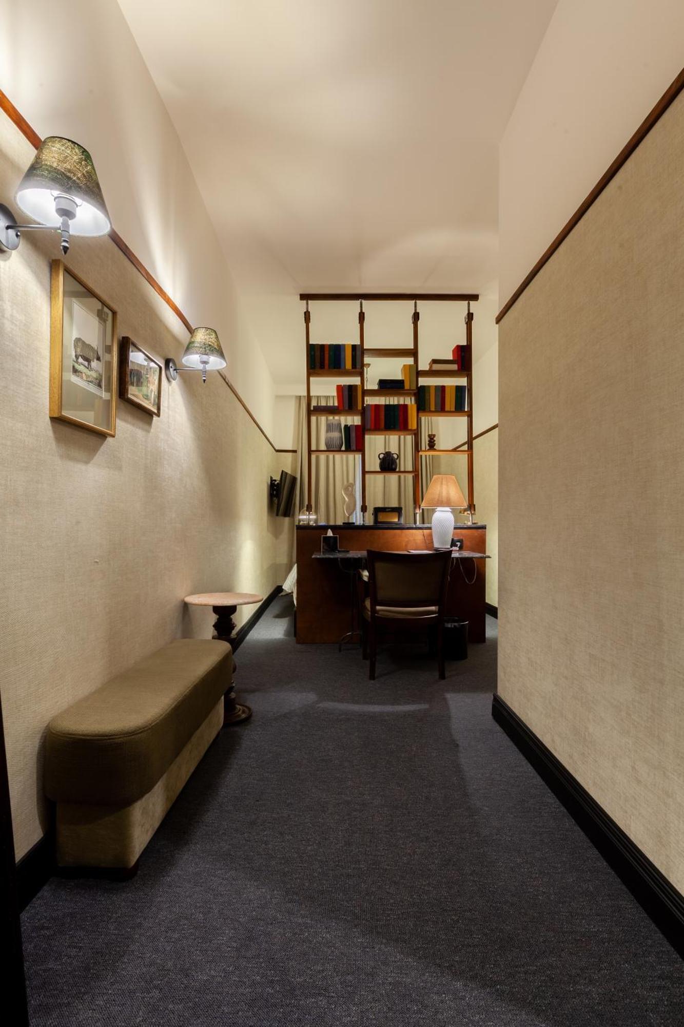Communal Hotel Kutaisi Ngoại thất bức ảnh