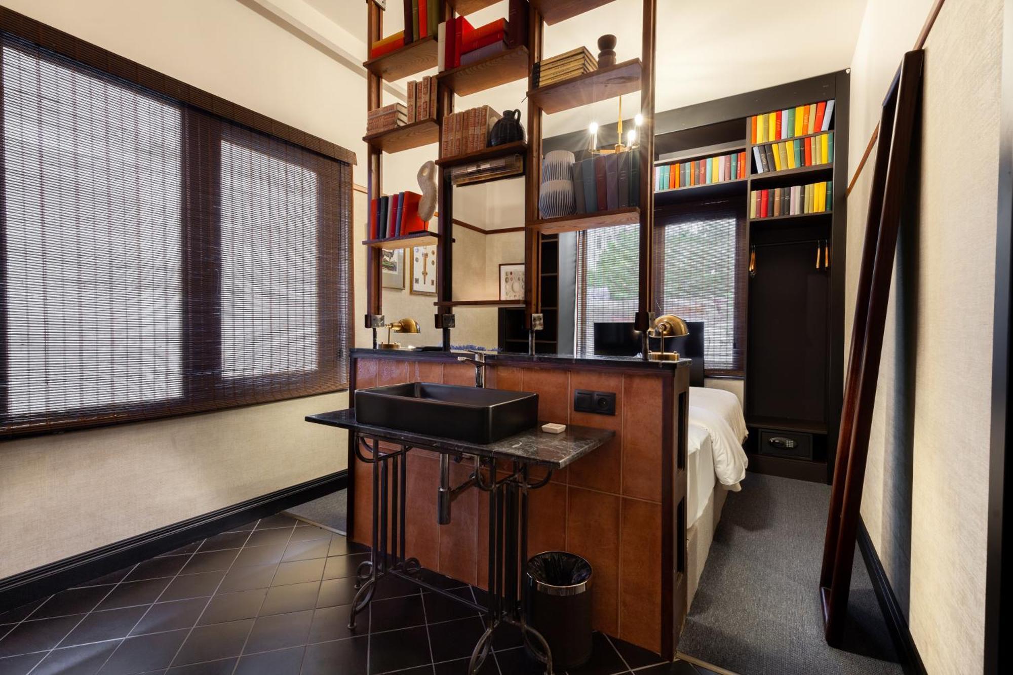 Communal Hotel Kutaisi Ngoại thất bức ảnh