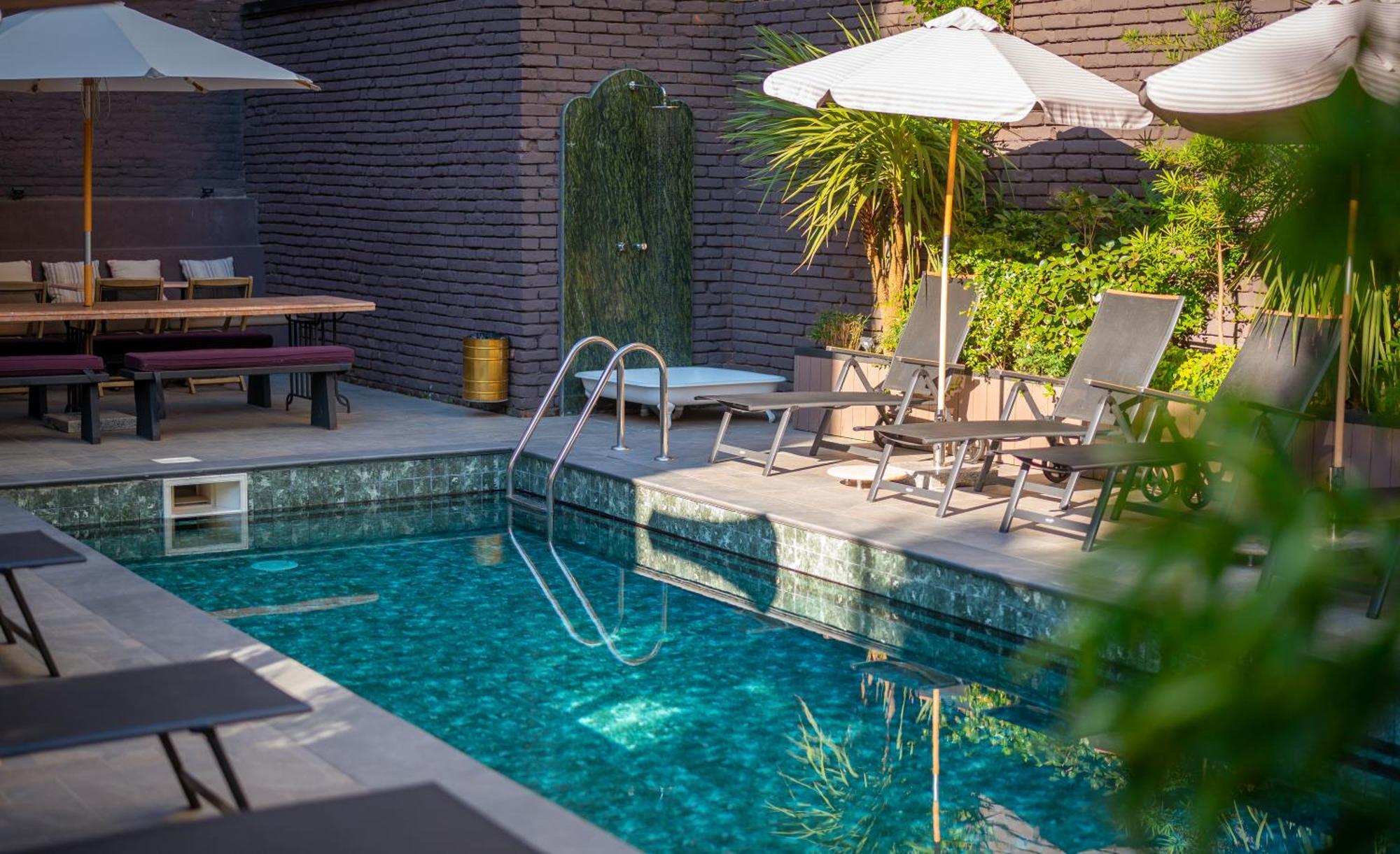 Communal Hotel Kutaisi Ngoại thất bức ảnh